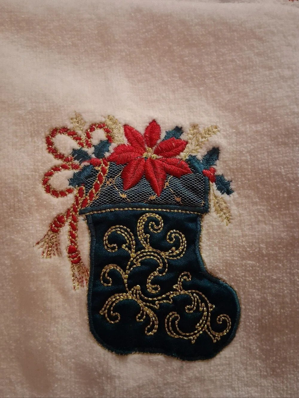 3pc White Christmas Stocking Bathroom Towel Set.